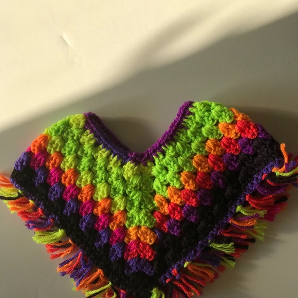 NEW HANDMADE BABY PONCHO - Picture 3 of 4